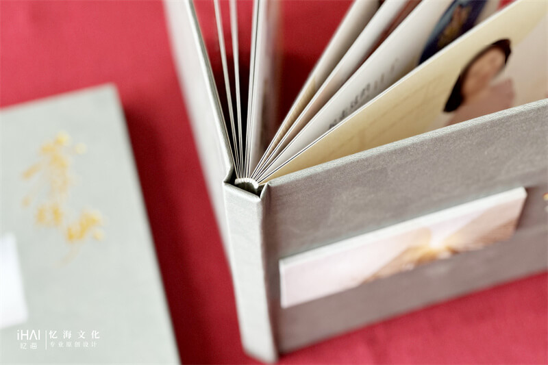 女领导工作纪实相册书脊展示